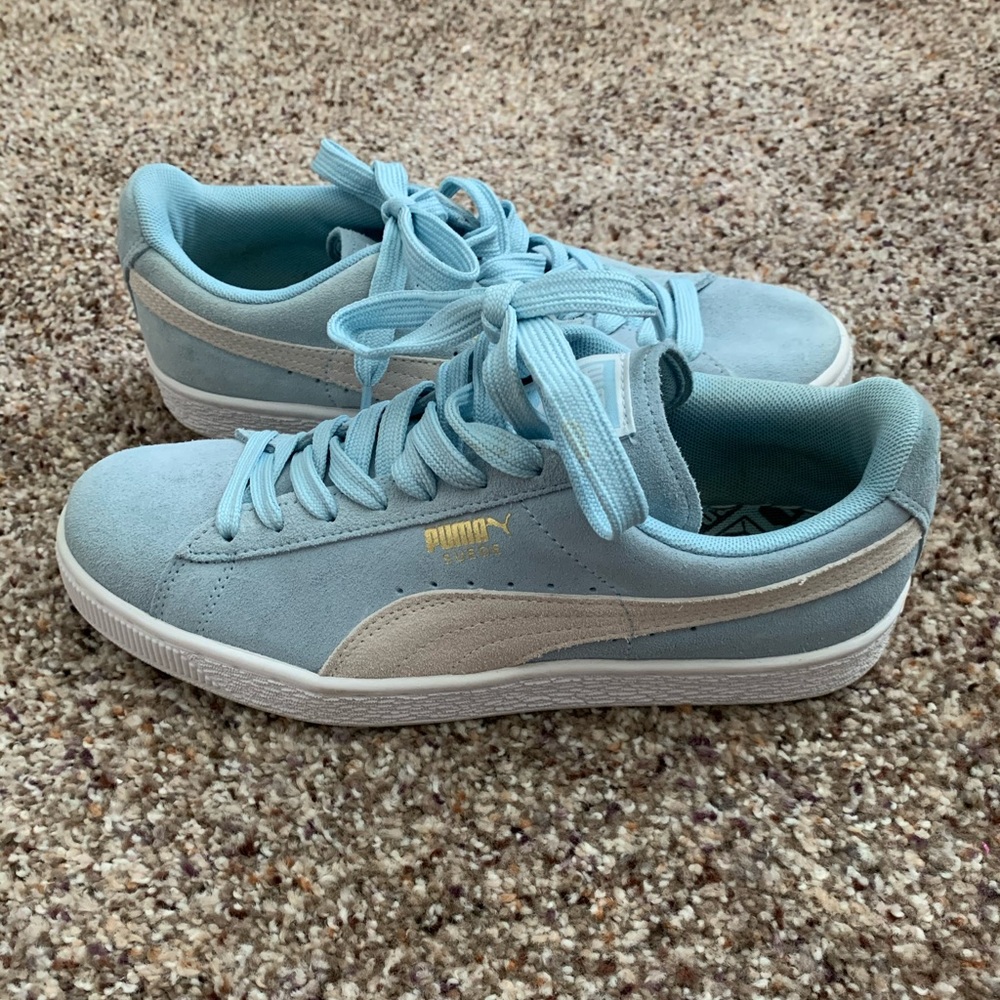Pumas Tennis Shoes